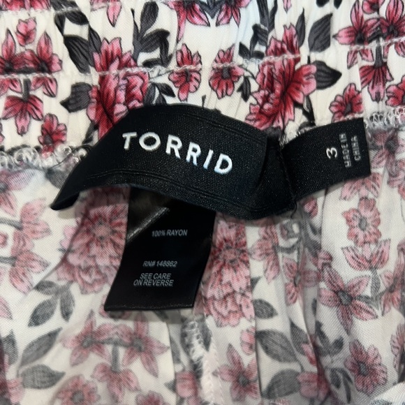 Torrid Pink and Black Floral Wide Leg Pants - Picture 3 of 3